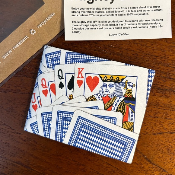 •NEVER USED• 100% Recyclable & Durable Mighty Wallet with Playing Cards Design - Picture 2 of 14
